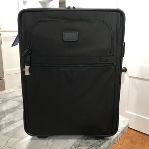TUMI Alpha 2 Expandable Two Wheel Carry-On 22” New